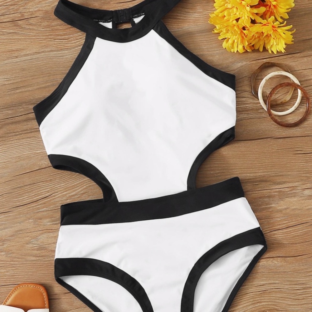 Cut-out Side One Piece Swimsuit